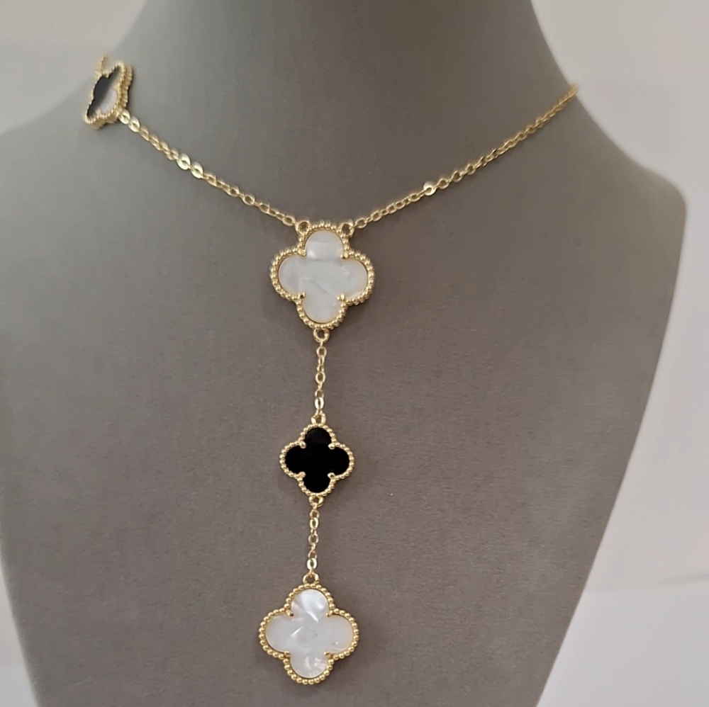 Black onyx and mother of pearl four leafs flowers necklace